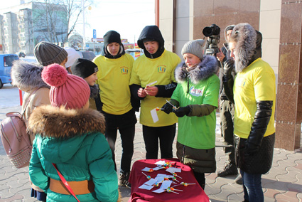День толерантности в Шимановске отметили молодёжной акцией