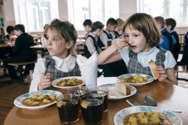 В Приамурье для школьников из многодетных  семей увеличили сумму бесплатных обедов