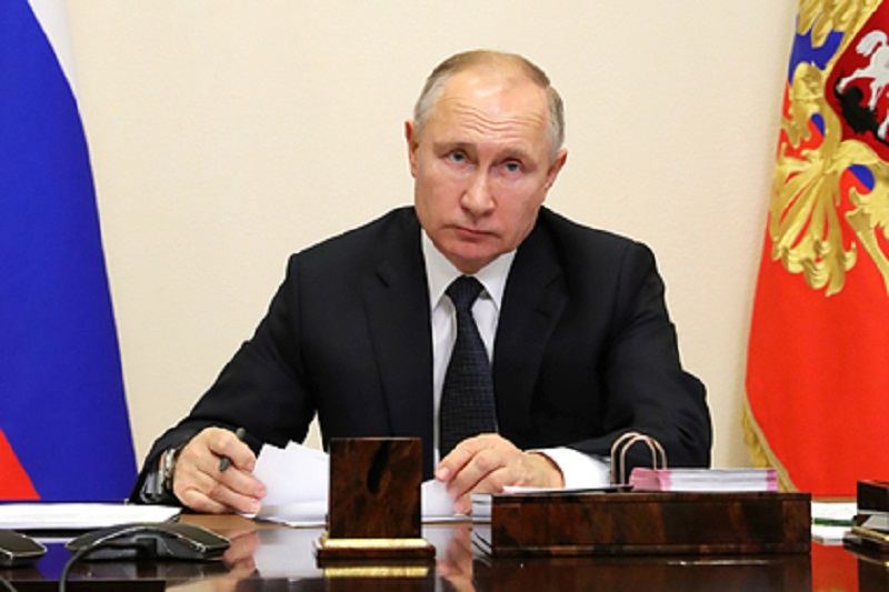 Путин поддержал предложение единороссов о выходном 31 декабря