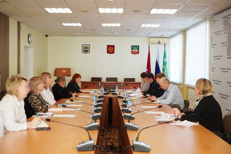 Административный совет:   рассмотрен вопрос по борьбе с несанкционированными свалками