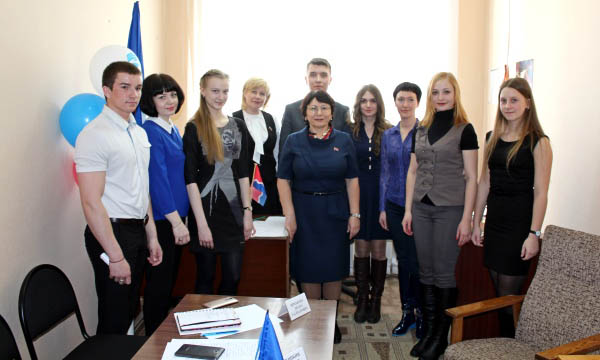 В Шимановске открыли общественную приемную  молодежного парламента