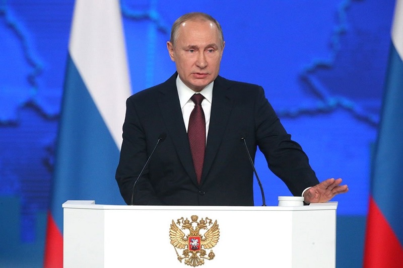 Путин поручил в два раза увеличить выплаты по программам «Земский учитель» и «Земский врач»