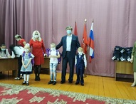 86 первоклассников Шимановска получили губернаторские портфели 