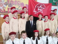 38 учеников четвертой школы  дали клятву «юнармейца»