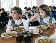 В Приамурье для школьников из многодетных  семей увеличили сумму бесплатных обедов