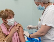 Прививка в шаговой доступности: пункты вакцинации от ковида развернуты  в торгово-развлекательных центрах и Пенсионном фонде